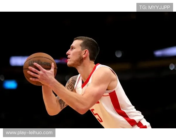 弗鲁米嫩塞门将维克托扑救率83%,成球队主场连胜功臣 弗鲁米嫩塞门将维克托扑救率83%,成球队主场连胜功臣