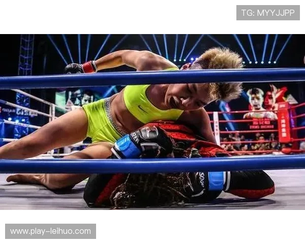 熊竞楠昆仑决TKO胜艾琳娜,散打技术融合MMA见成效 熊竞楠昆仑决TKO胜艾琳娜,散打技术融合MMA见成效